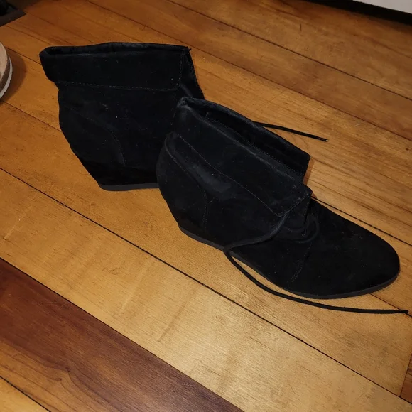 Madden Girl Black Wedge Heel Boots - Picture 3 of 5